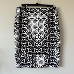 Jones Studio Black and White Pencil Skirt Size 6
